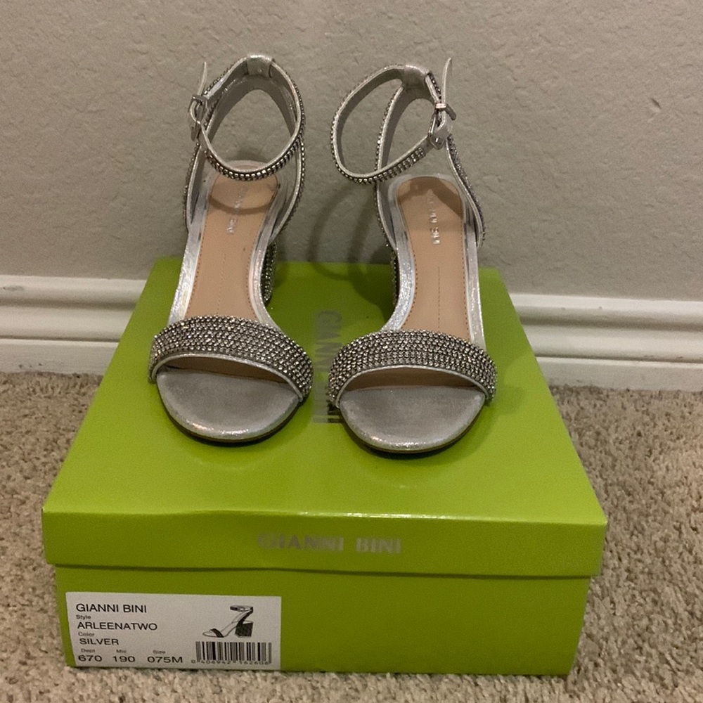 Gianni Bini silver sandals